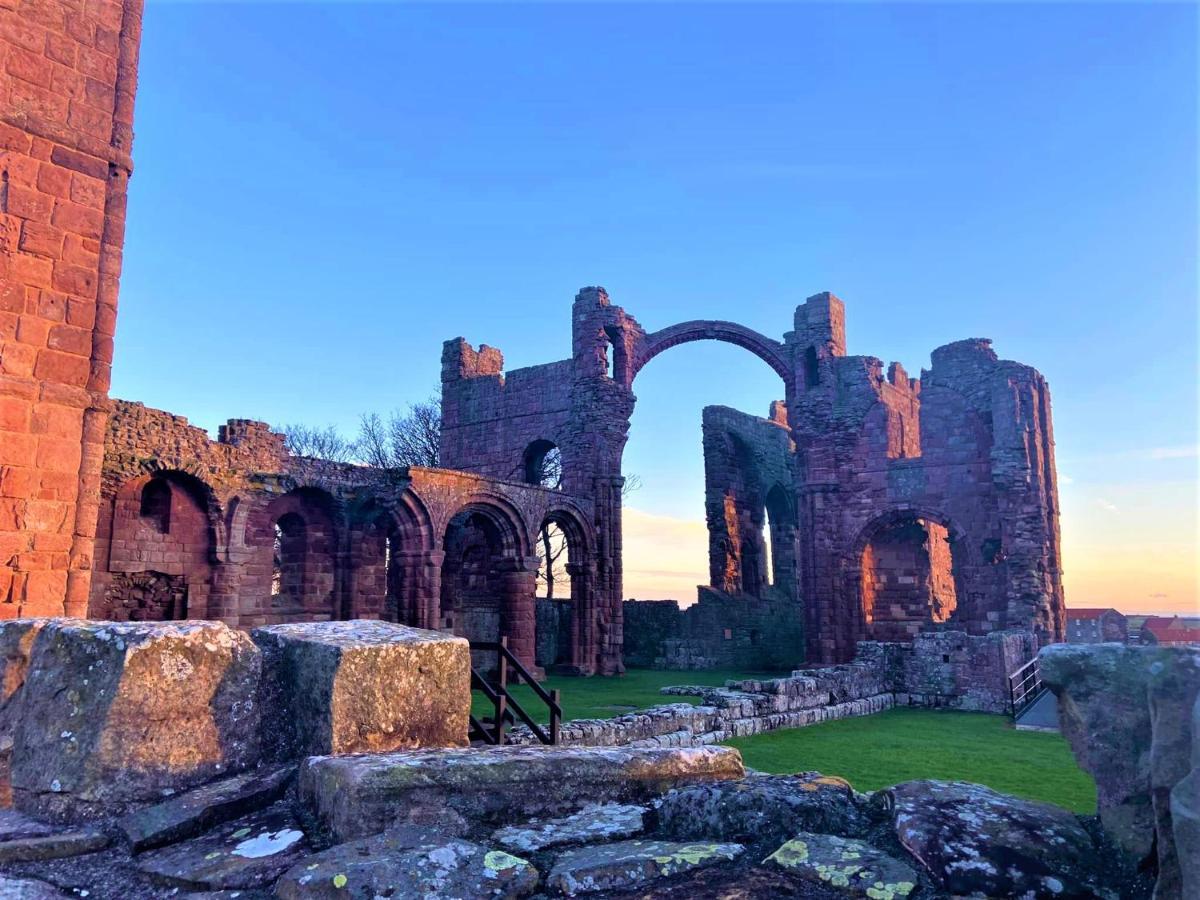 Holy Island of Lindisfarne The Ship Inn المظهر الخارجي الصورة