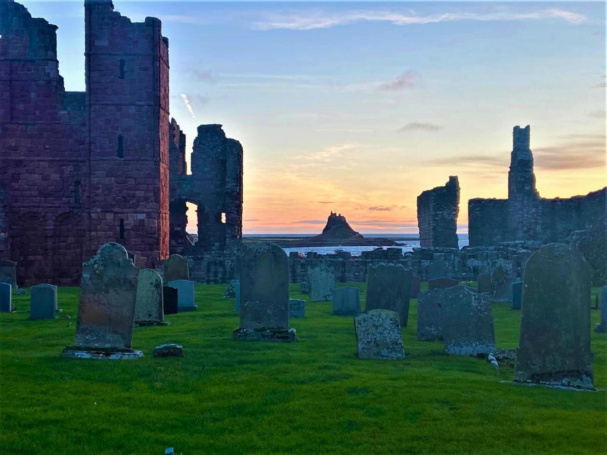 Holy Island of Lindisfarne The Ship Inn المظهر الخارجي الصورة